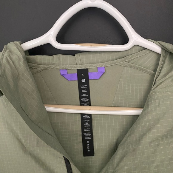 Lulu lemon anork jacket size L size worn one time light green colour - Picture 2 of 4